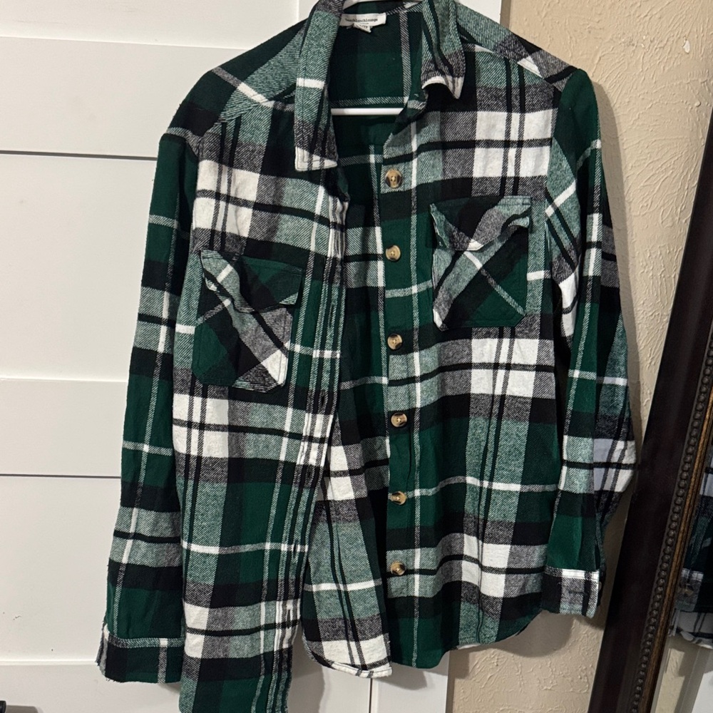 Green and Black Plaid Button-Up Shirt/Flannel